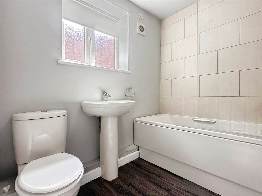 Property photo 3 of 8 Bathroom