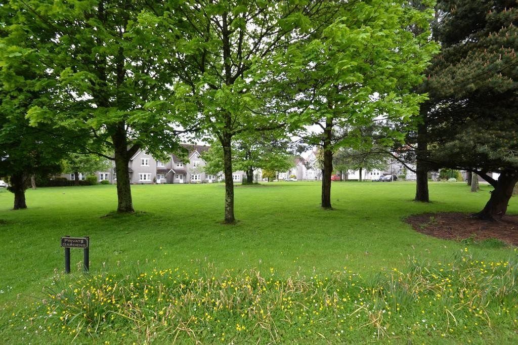 Property photo 1 of 13 One Bedroom Apartment Located On The Sought-After Preswylfa Court.