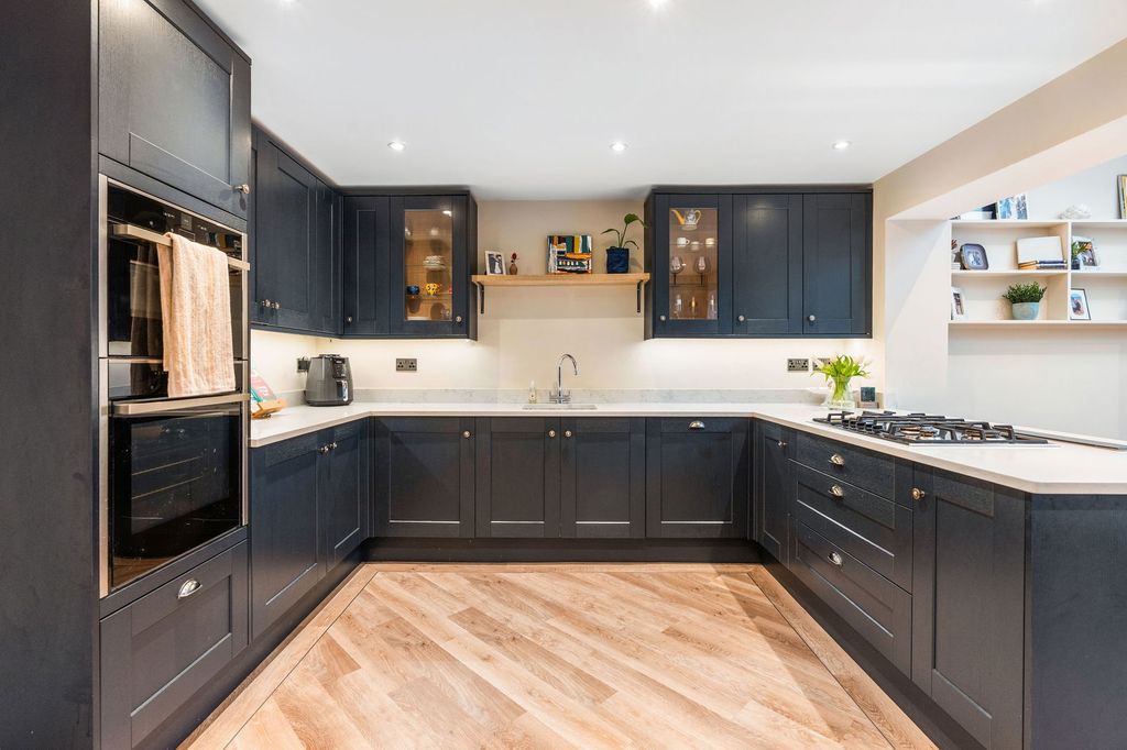 Property photo 3 of 22