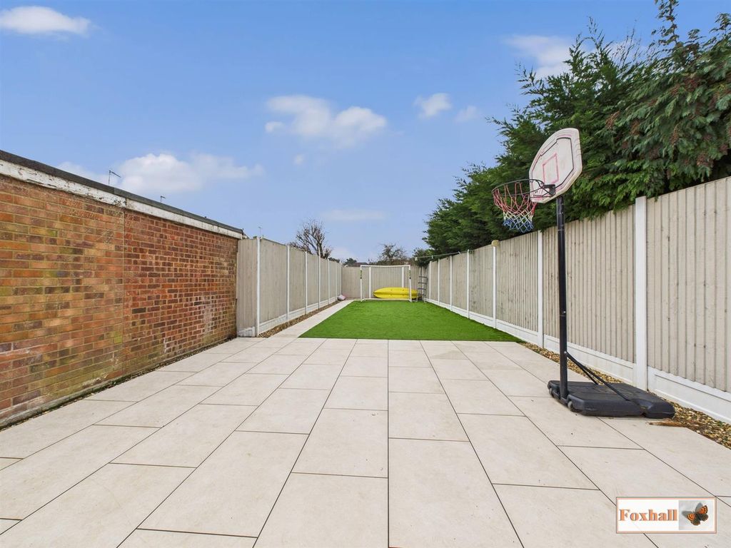 Property photo 2 of 18 Rear Garden