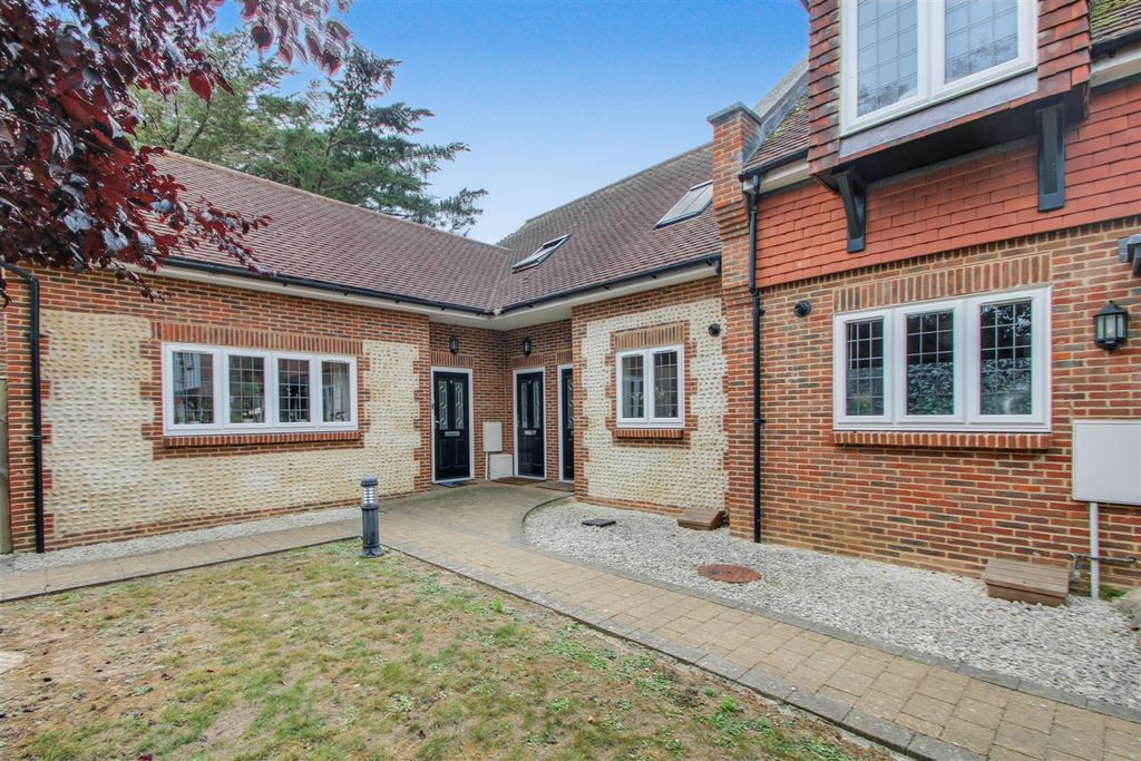 Property photo 1 of 16 External