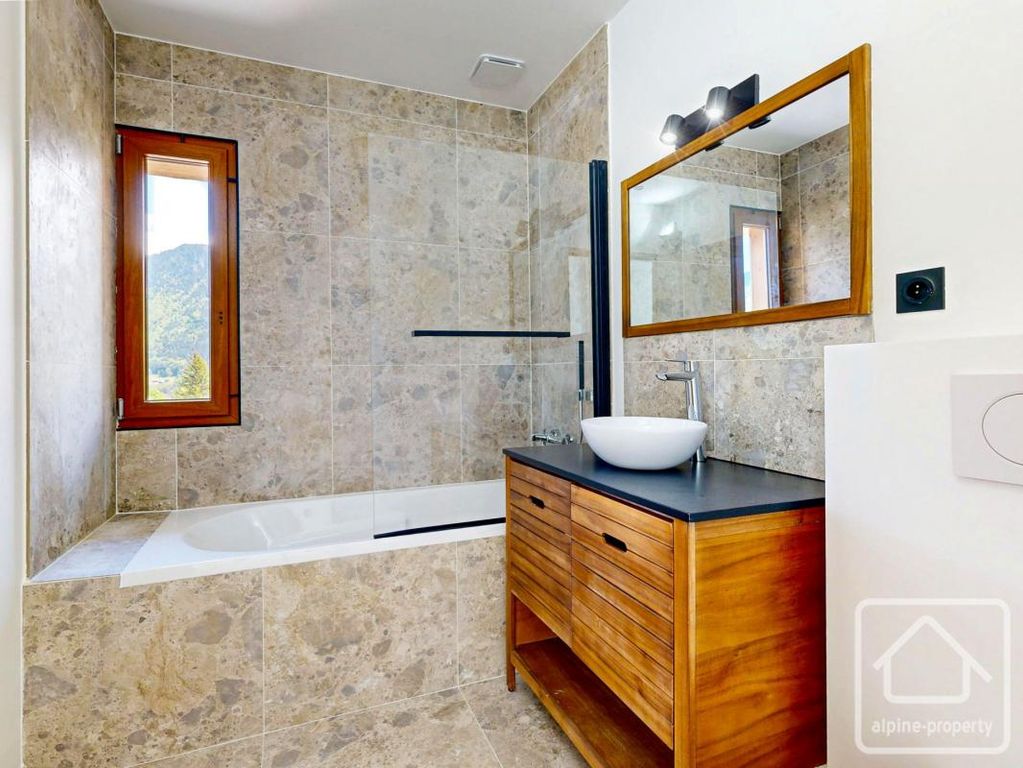 Property photo 2 of 36