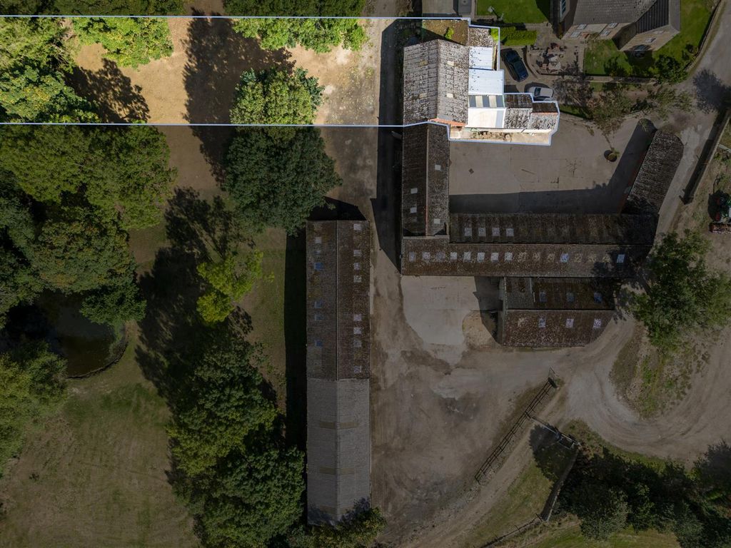 Property photo 2 of 8 Approx Line Plan