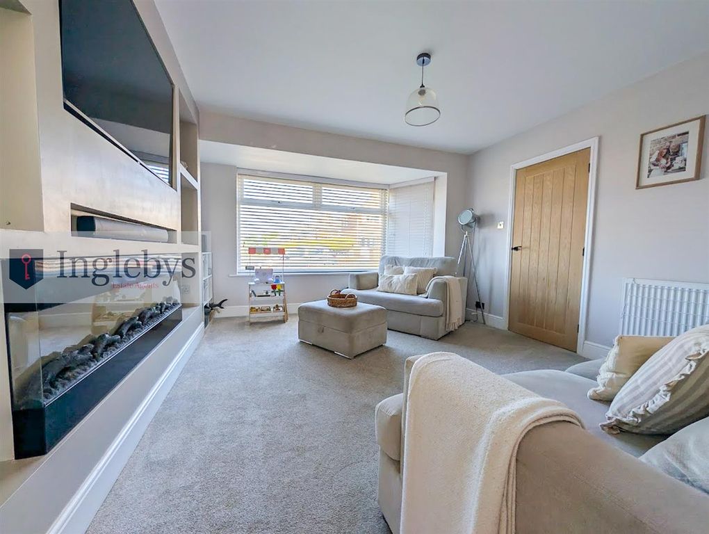 Property photo 3 of 34