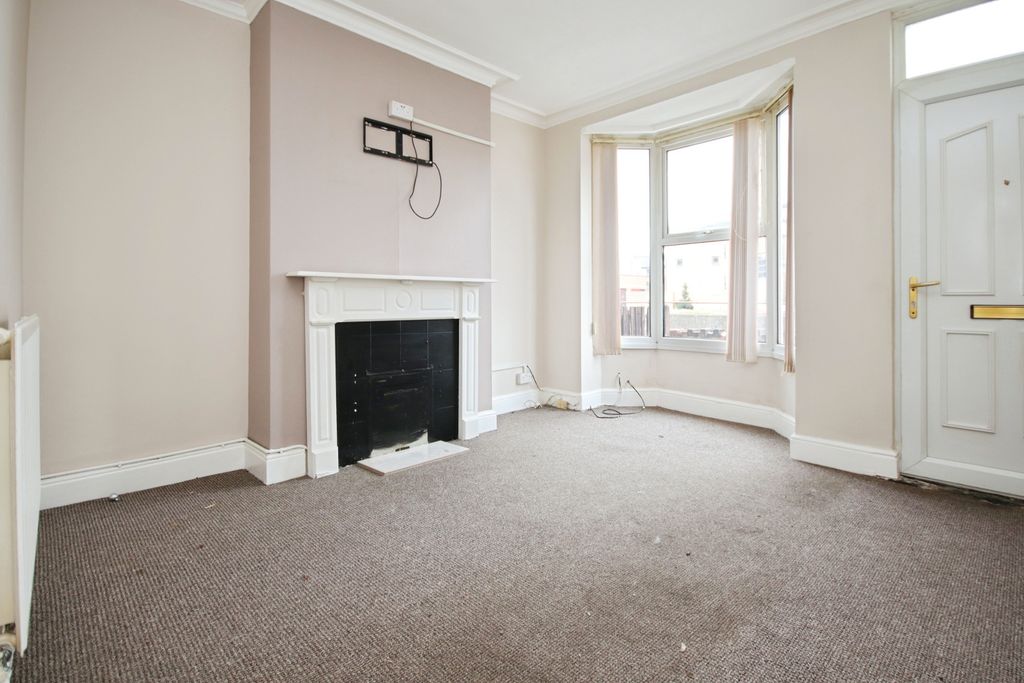 Property photo 3 of 11