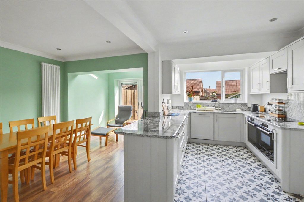 Property photo 3 of 12 Picture No. 16