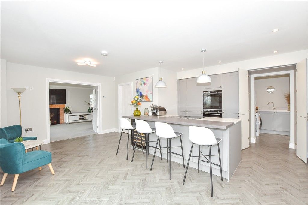 Property photo 1 of 18 Kitchen/Breakfast Room