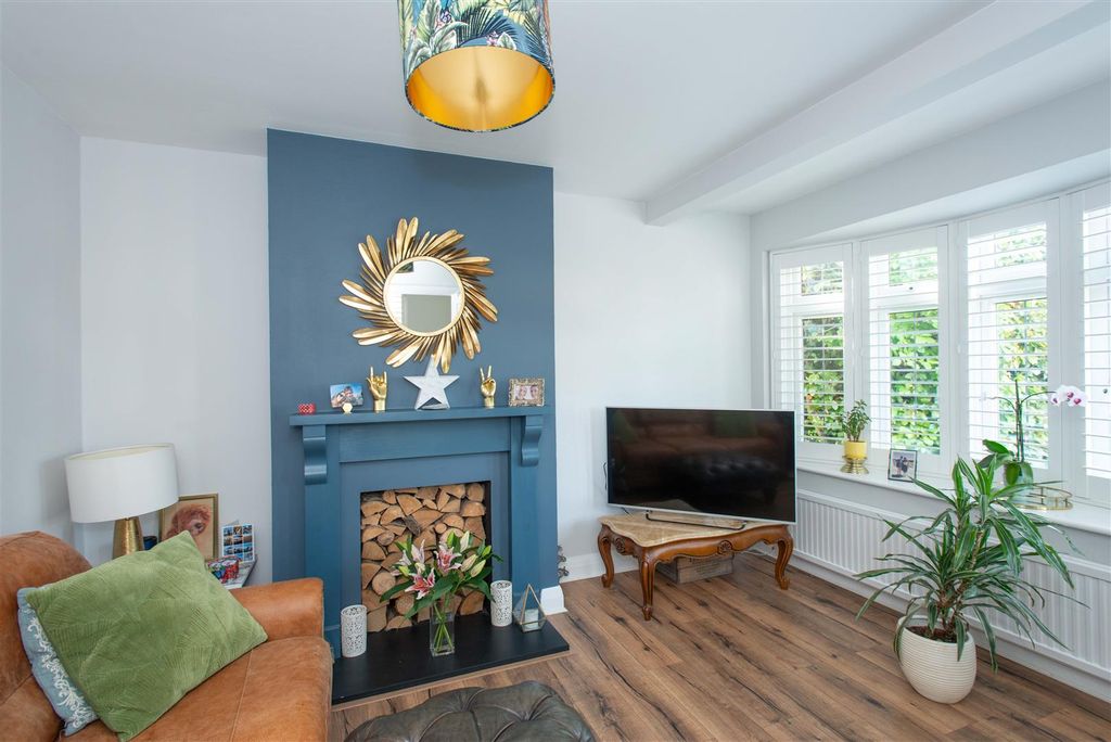 Property photo 3 of 16 2025.08.22 - 71 Borkwood Way, Br6 9Pe-1969.Jpg