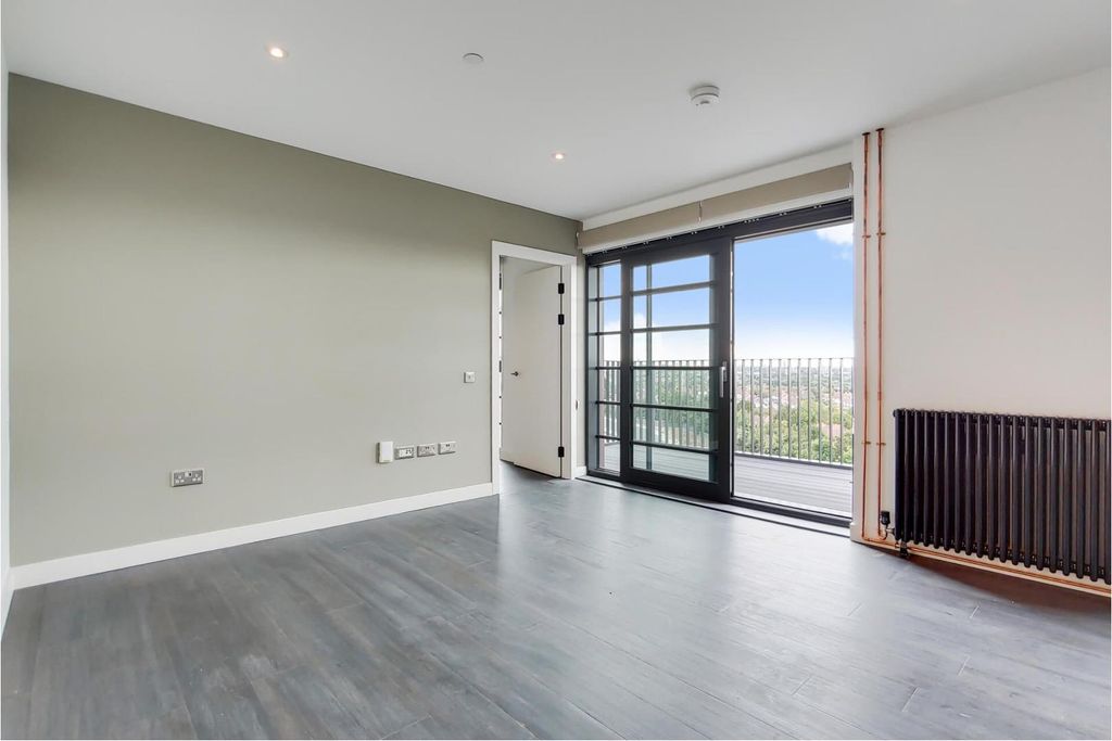 Property photo 2 of 14 33.Jpg