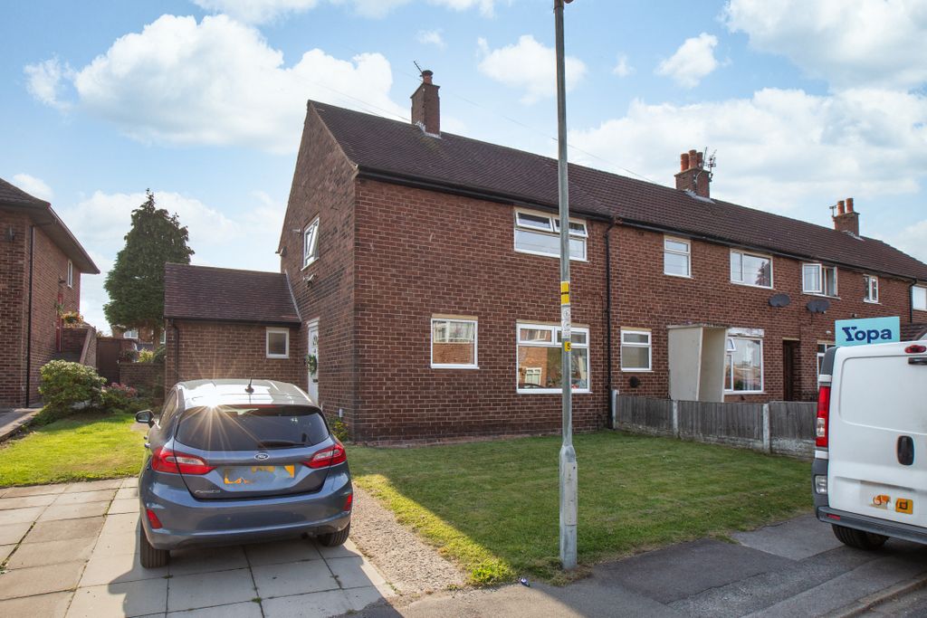 Property photo 1 of 17 41 Wood Green-18
