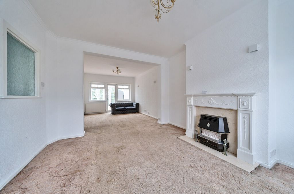 Property photo 3 of 21 1315782-18-685d53...