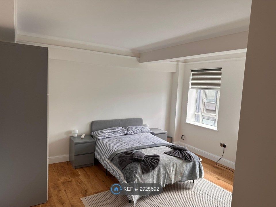 Property photo 2 of 13 Bedroom 1