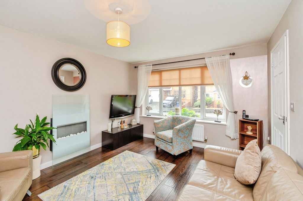 Property photo 2 of 18 Photo