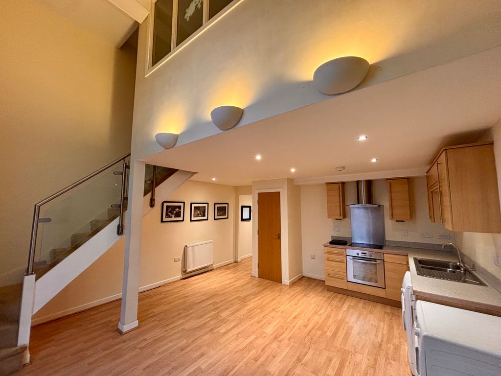 Property photo 2 of 14 Image