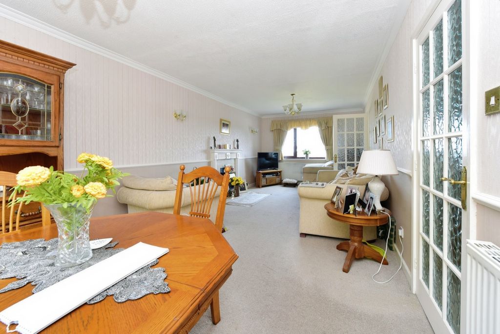 Property photo 3 of 17 Photo