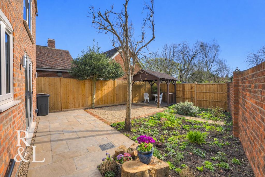 Property photo 2 of 38 39Atamworth (6).Jpg