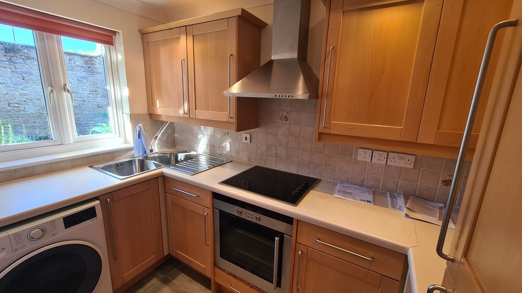 Property photo 2 of 10