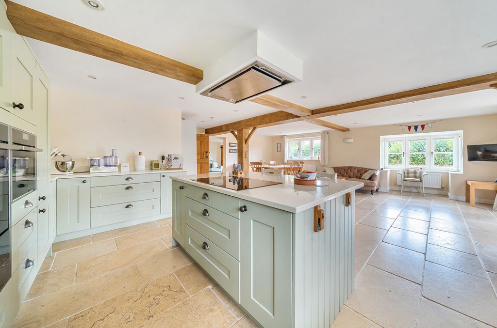 Property photo 3 of 24 1333799-22-68A2E8...