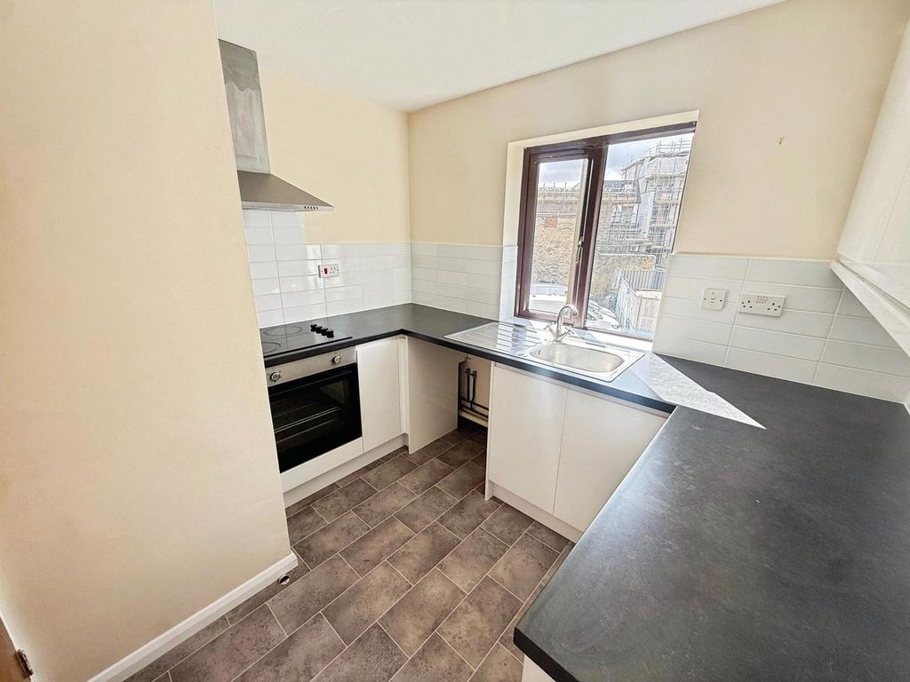 Property photo 3 of 12 Pbox-Img.Jpg