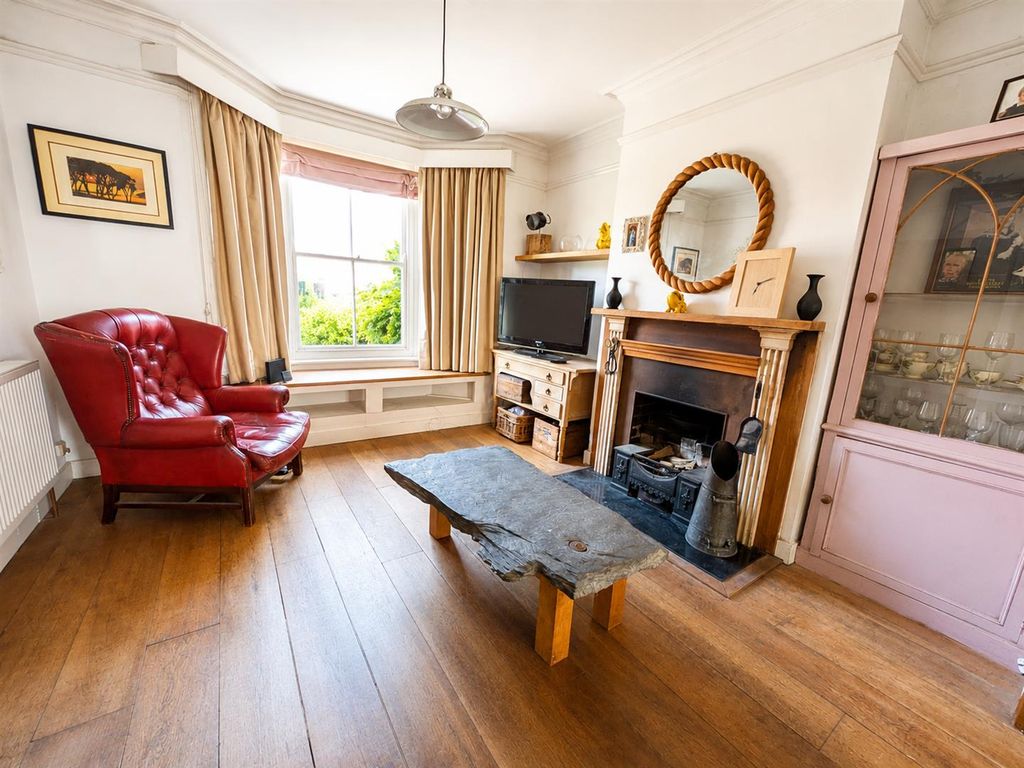 Property photo 3 of 14
