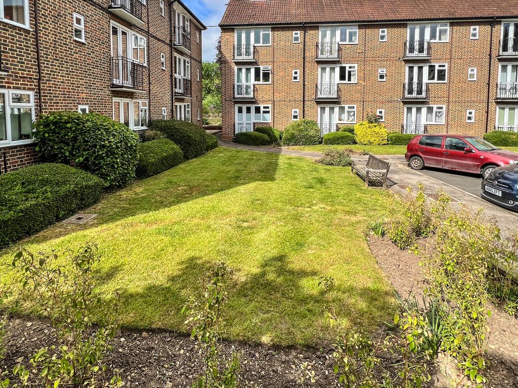 Property photo 3 of 12