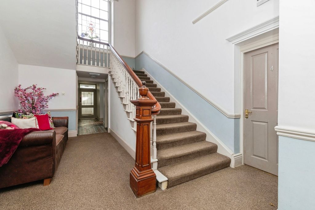 Property photo 3 of 20 Pbox-Img.Jpg