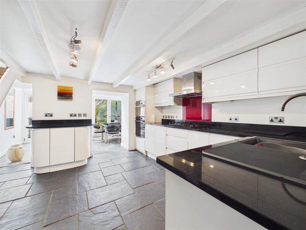 Property photo 1 of 21 Kitchen