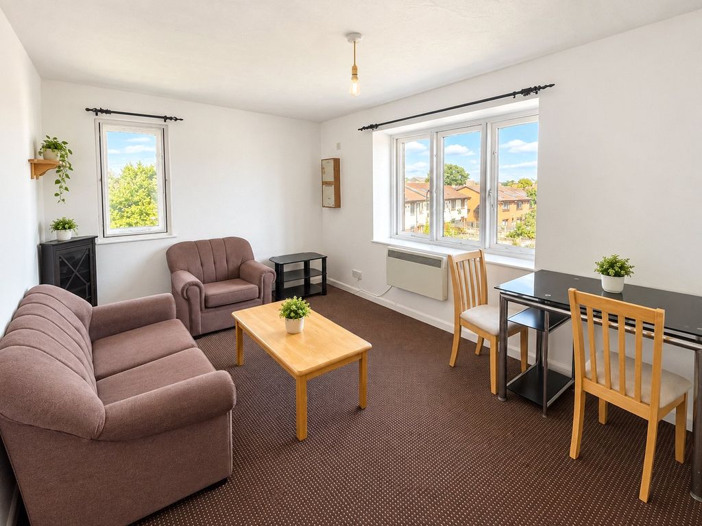 Property photo 2 of 5 Lounge