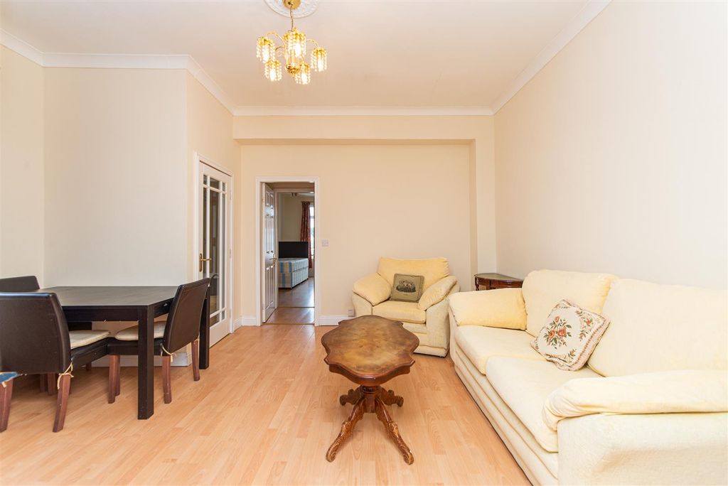 Property photo 2 of 9 W-5240.Jpg