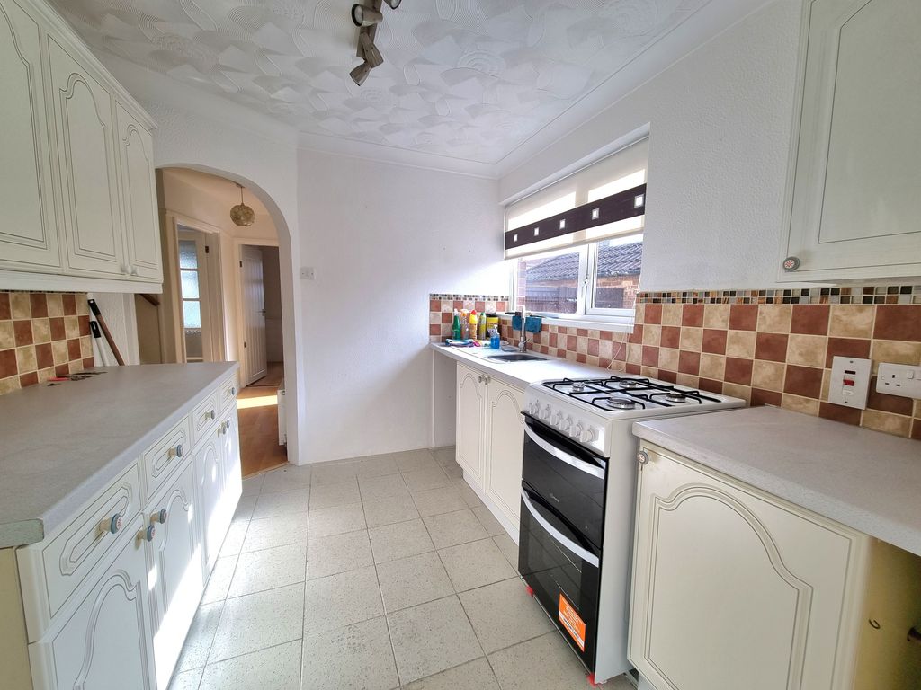 Property photo 2 of 13 Kitchen