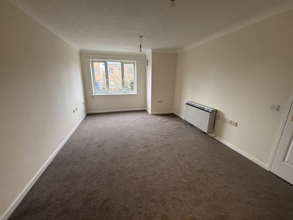 Property photo 2 of 10 Lounge