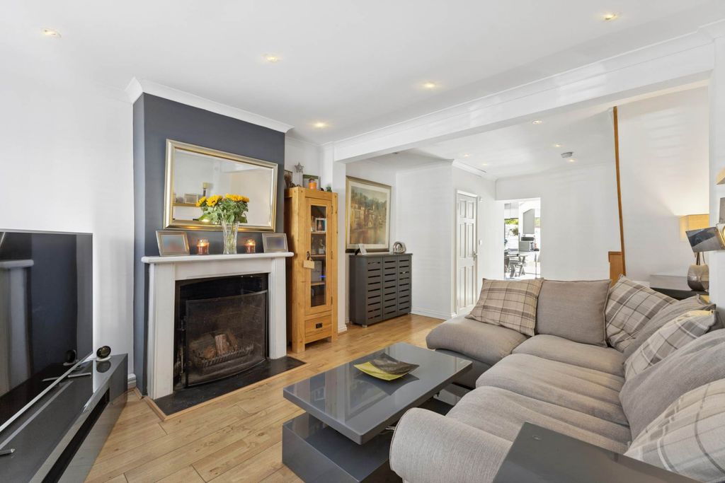 Property photo 3 of 13