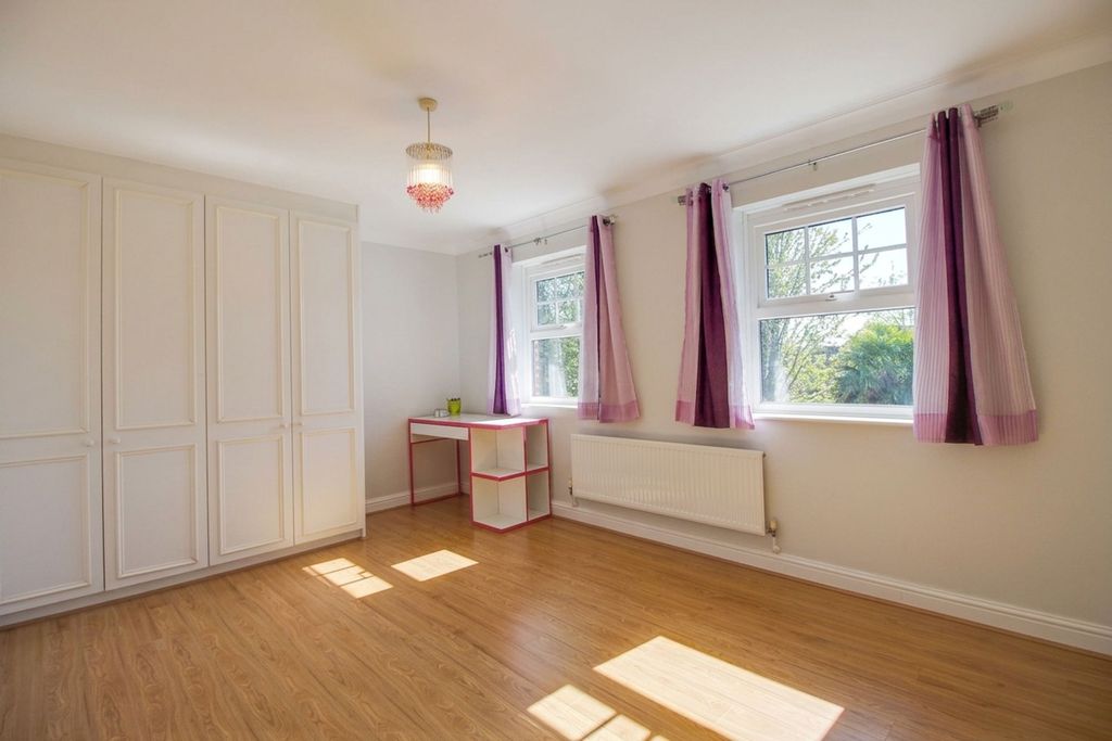 Additional image 16 of 4 bed detached house for saleJohn Newington Close, Kennington TN24