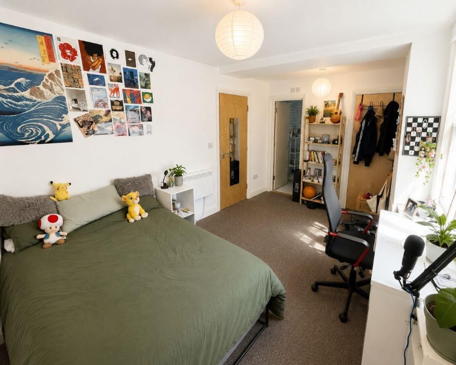 Property photo 3 of 5 Ensuite Bedroom.Jpg