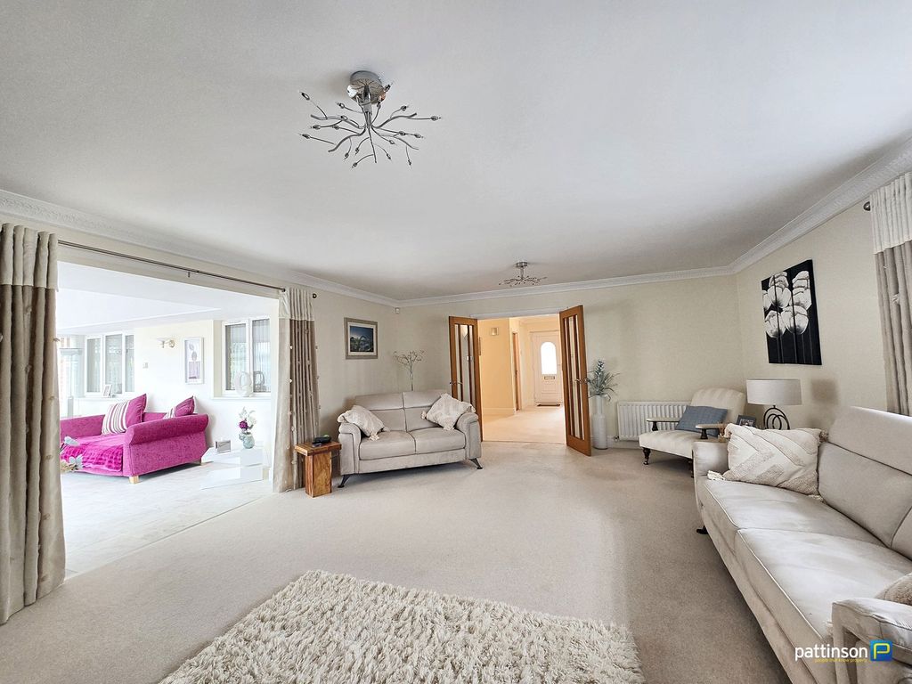Property photo 3 of 34