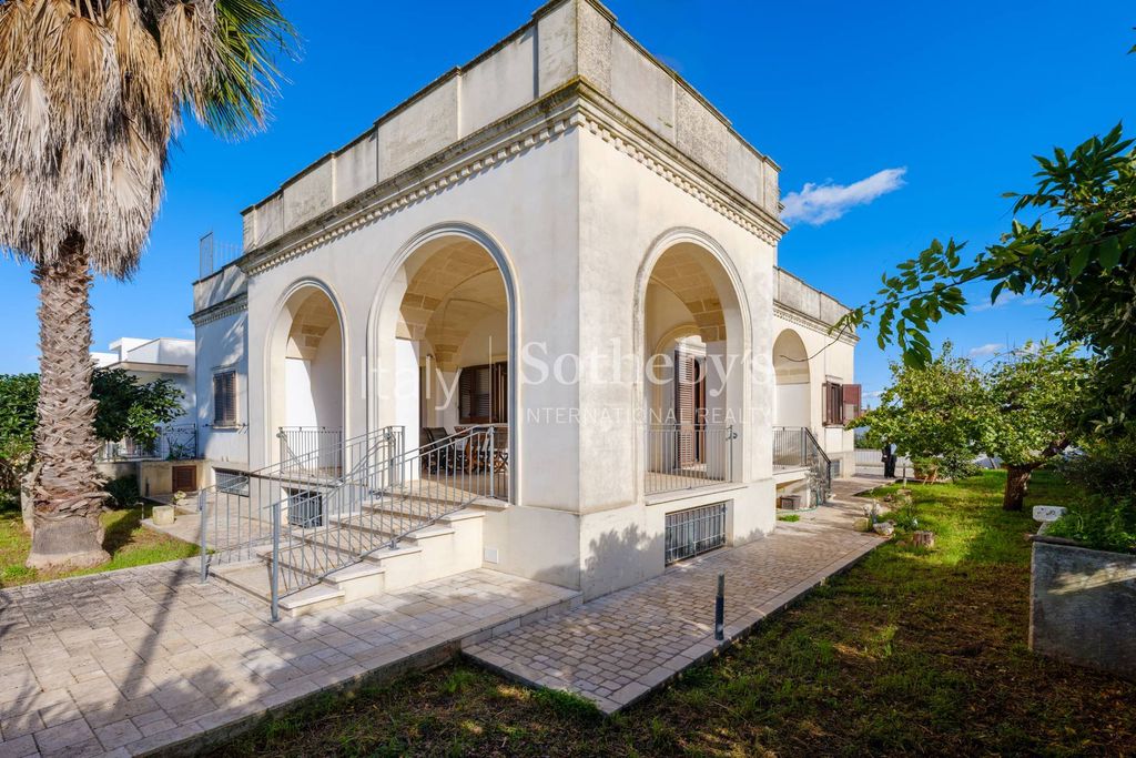 Property photo 2 of 22