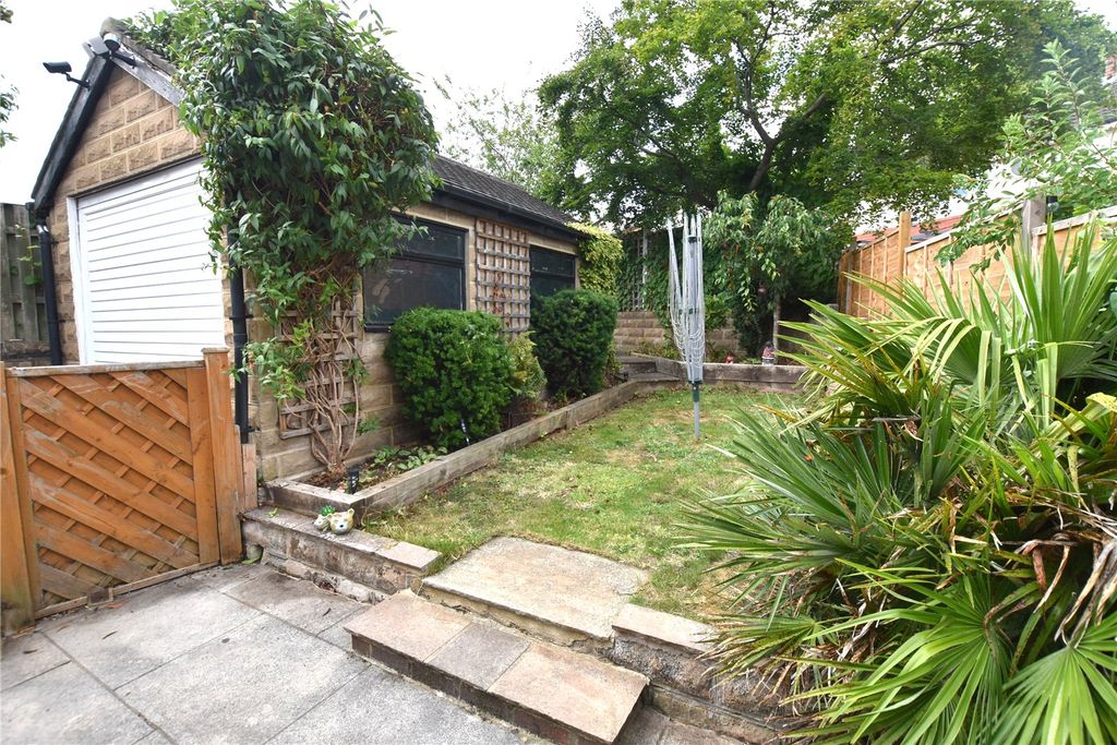 Property photo 3 of 14 Garden