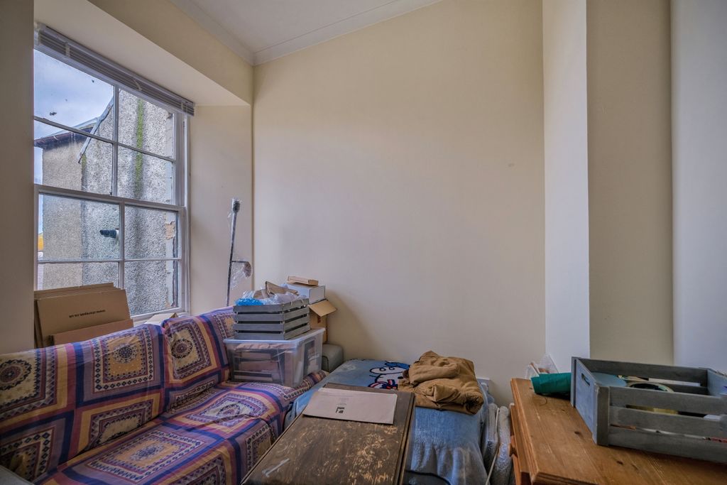 Property photo 2 of 40