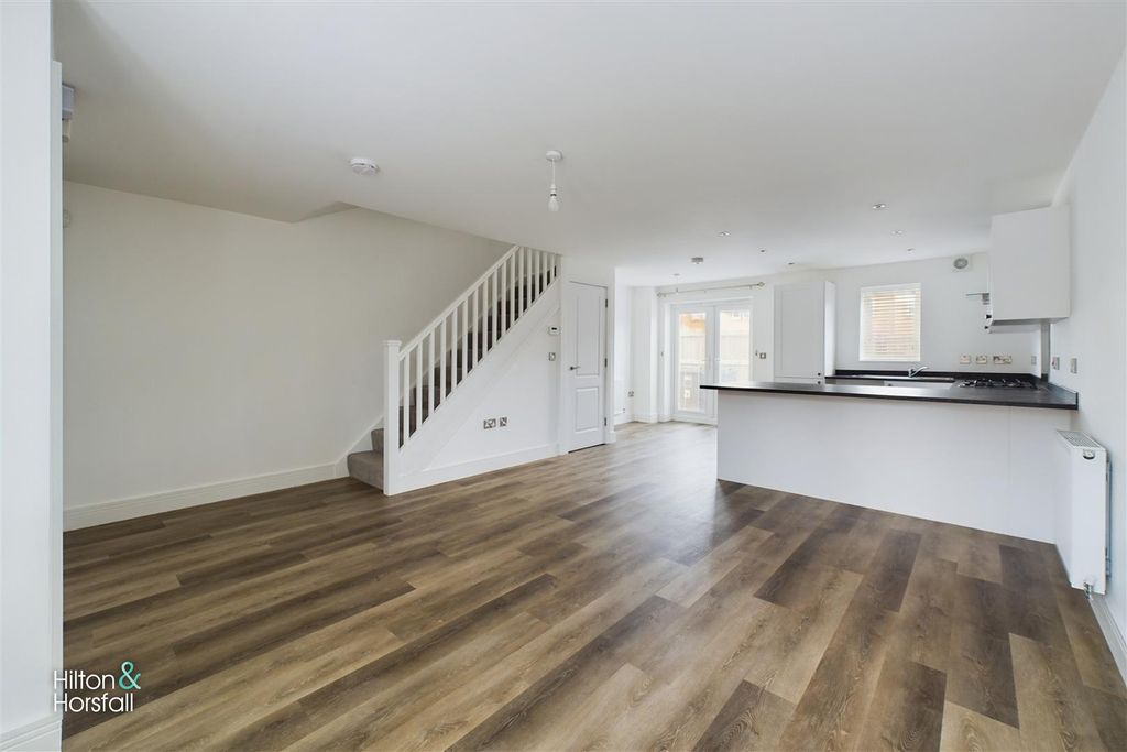 Property photo 3 of 12 Oak Mill Drive