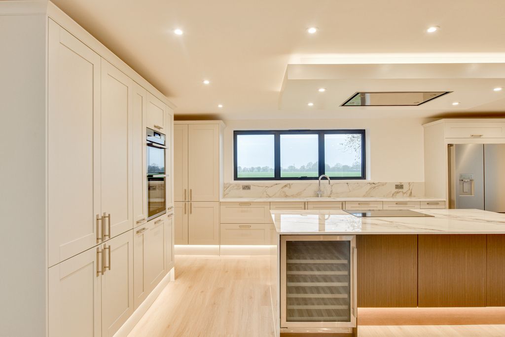 Property photo 2 of 35 Dsc_0136-Dsc_0138