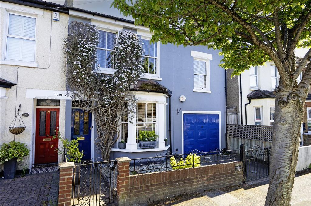 Property photo 1 of 17 Main Picture