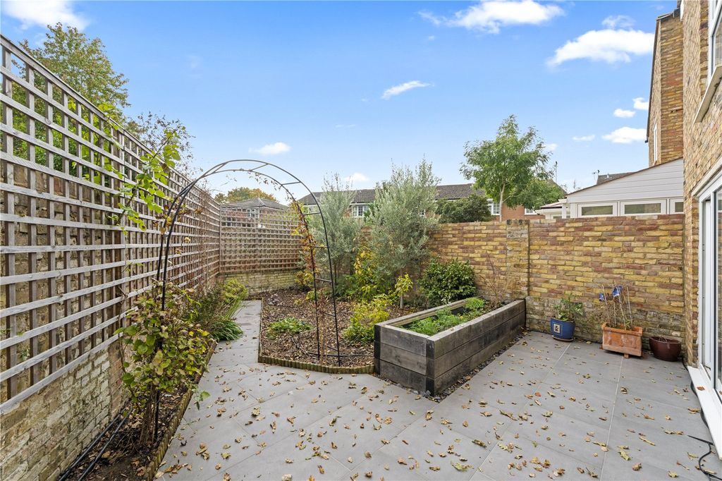 Property photo 2 of 18 Picture No. 19