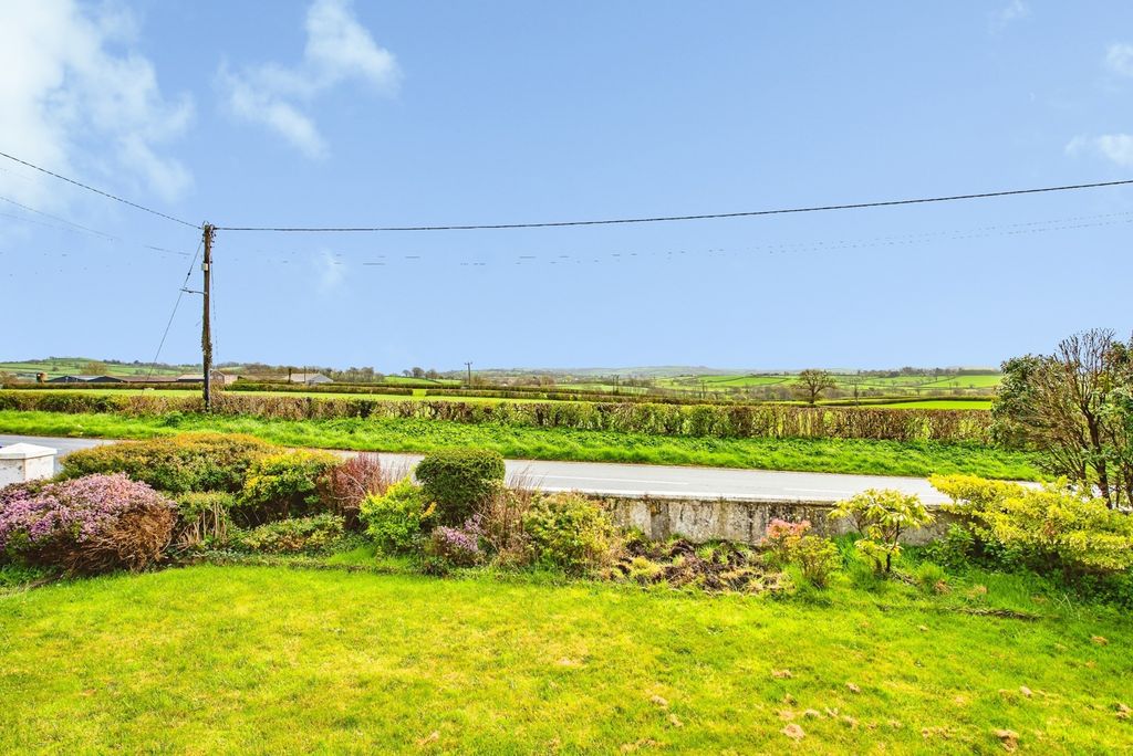 Property photo 2 of 20 Pbox-Img.Jpg