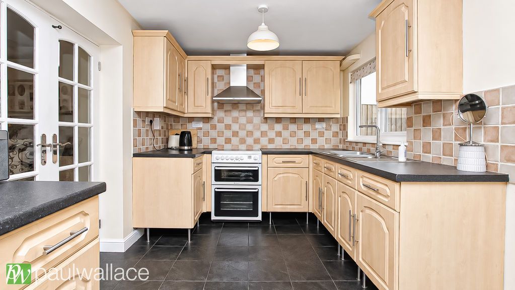 Property photo 3 of 14 Kitchen