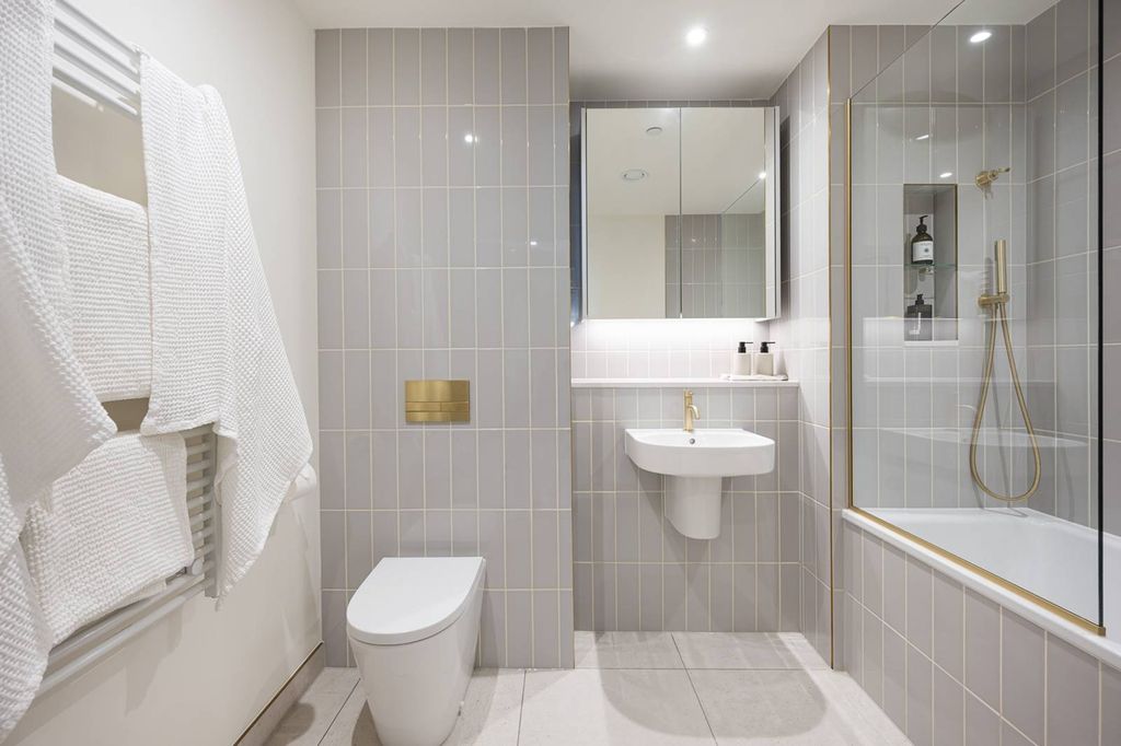 Property photo 3 of 36