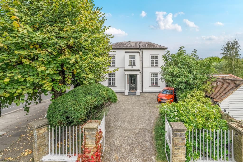 Property photo 1 of 24 External Front