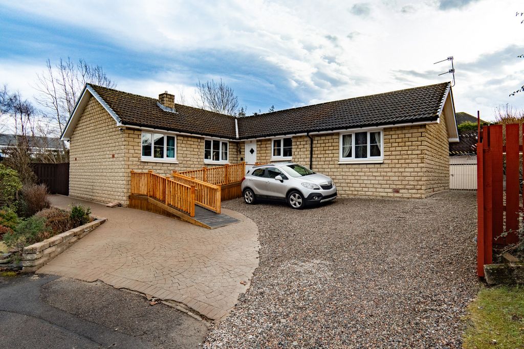 Property photo 1 of 36