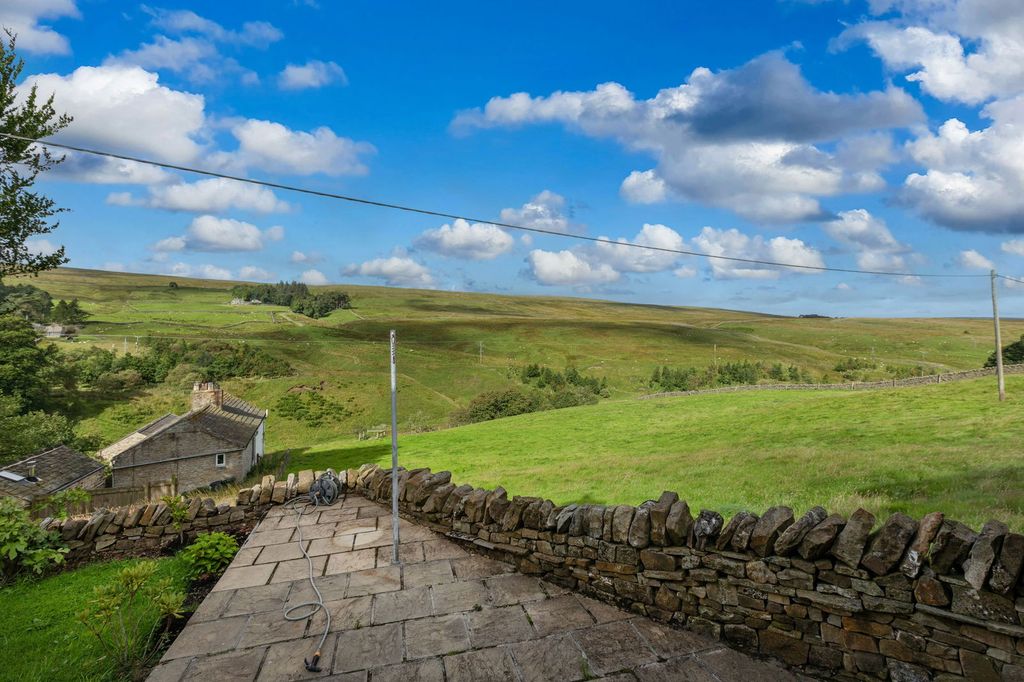 Property photo 3 of 27