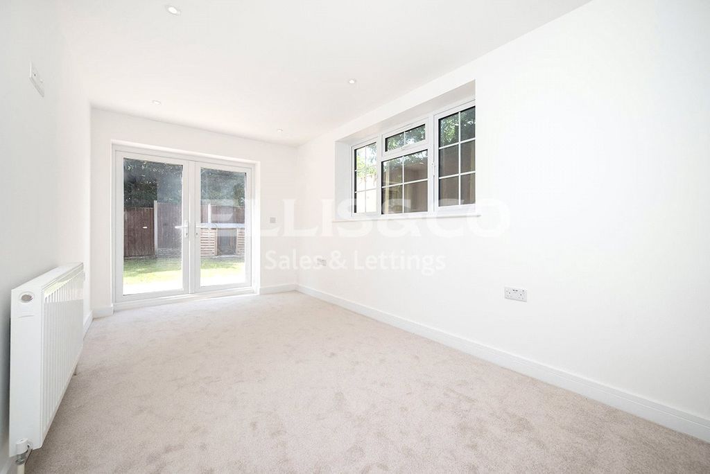 Property photo 2 of 18 Picture No. 08