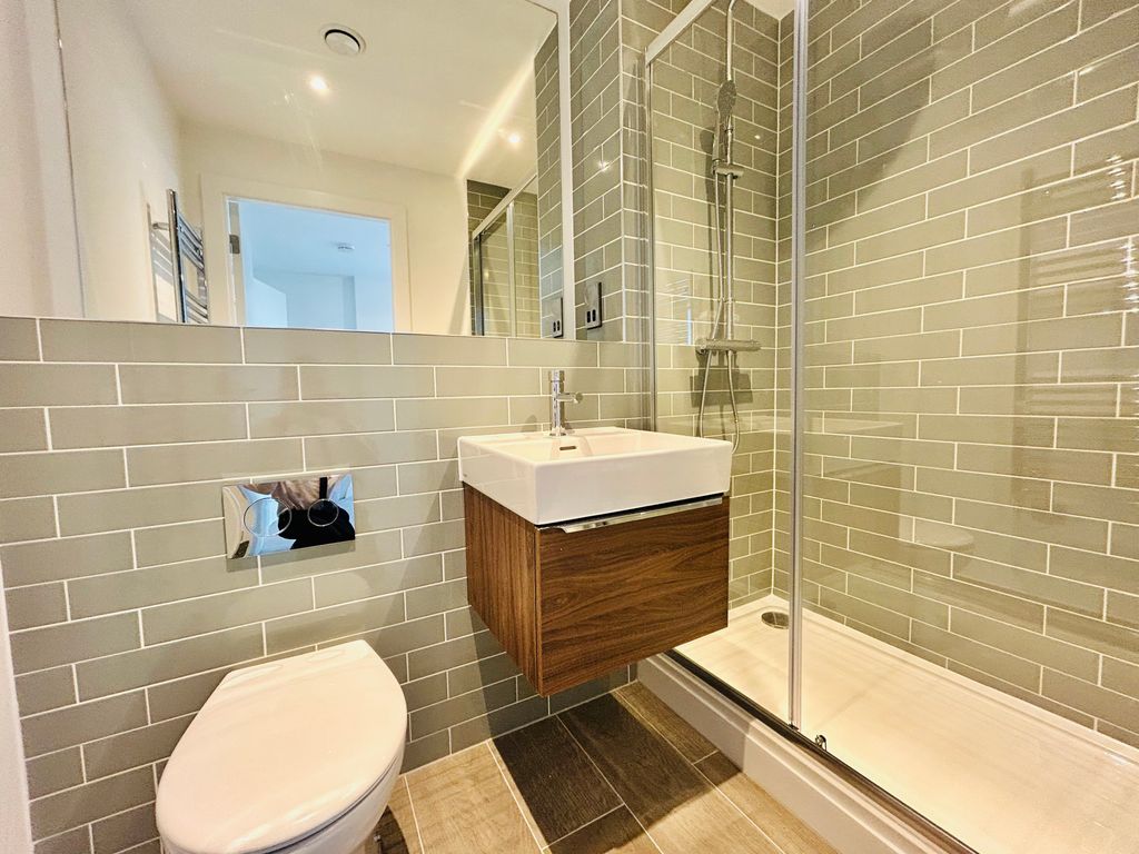 Property photo 2 of 7 Bathroom